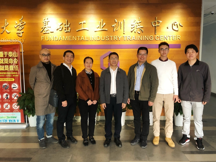 在清华大学参观国家重点实验室（第二段后）.jpg